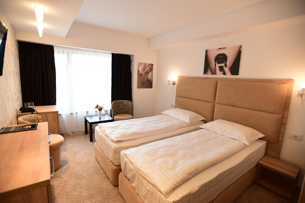 La Rocca Boutique Hotel Craiova Exteriör bild