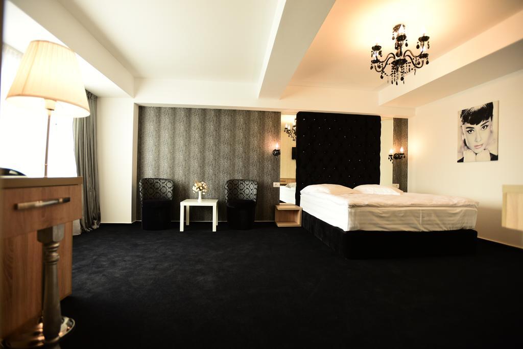 La Rocca Boutique Hotel Craiova Exteriör bild