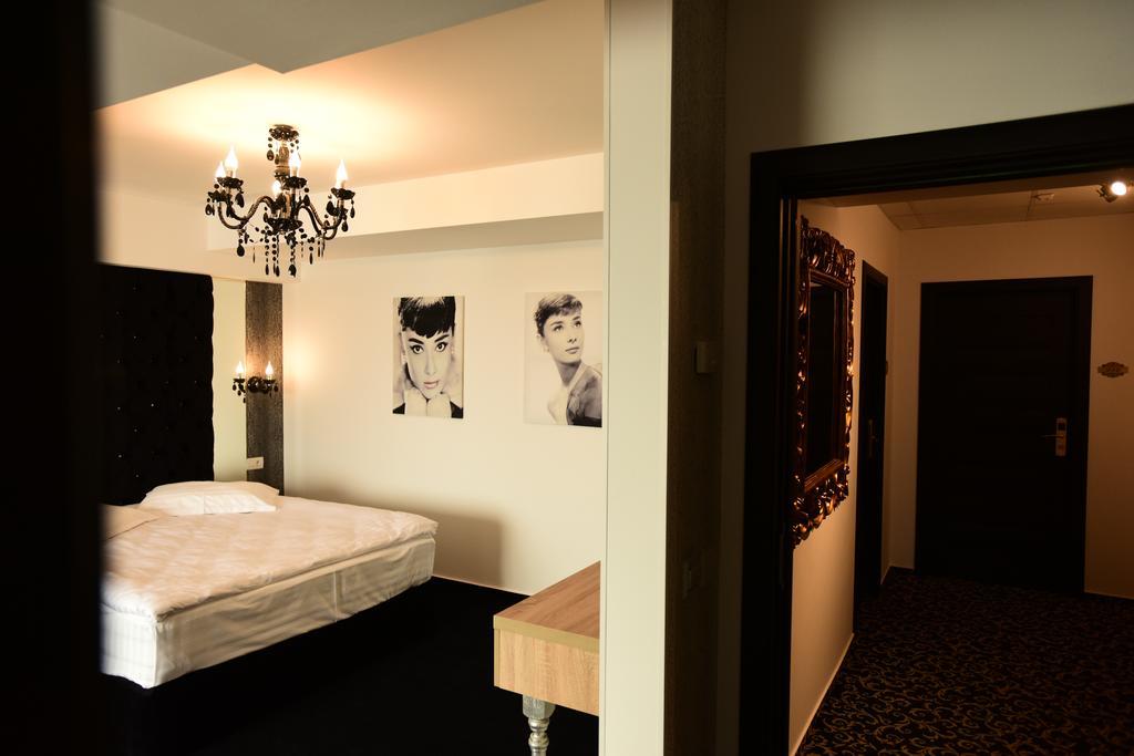 La Rocca Boutique Hotel Craiova Exteriör bild