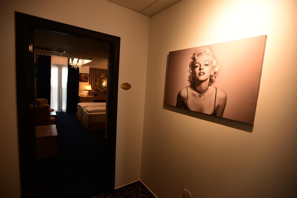 La Rocca Boutique Hotel Craiova Exteriör bild