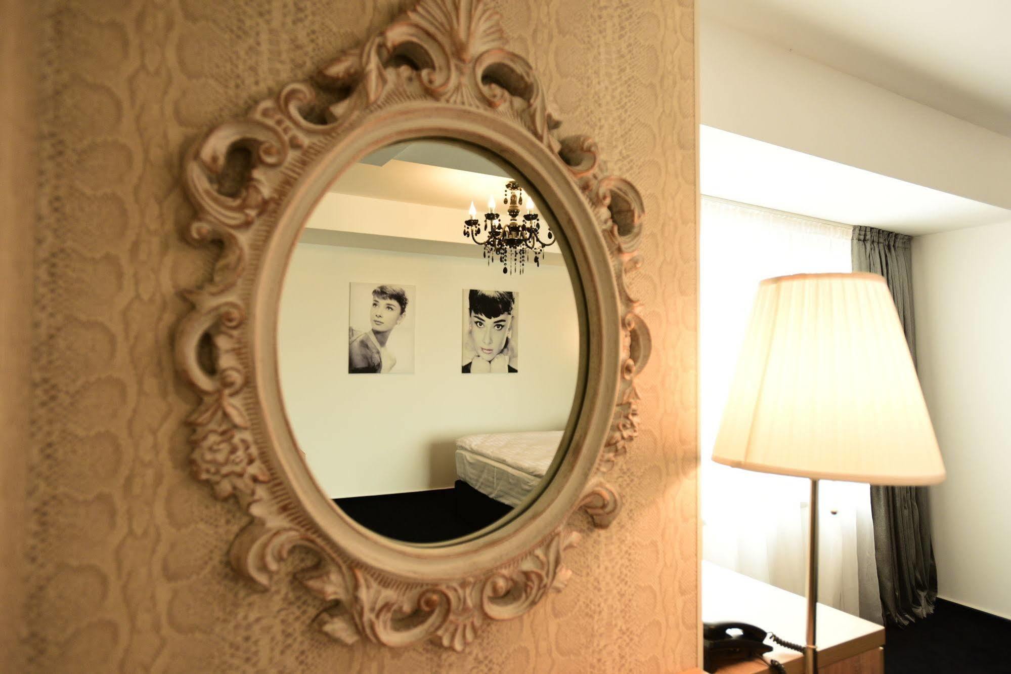 La Rocca Boutique Hotel Craiova Exteriör bild